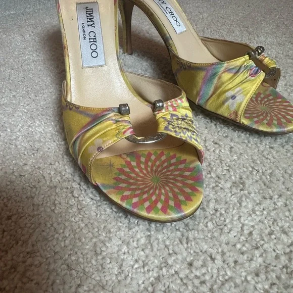 Jimmy Choo Yellow Heels Elegant Design - Picture 2 of 6